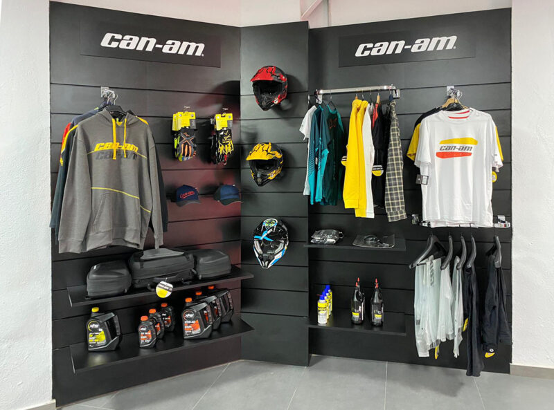 NUESTRO SISTEMA RETAIL WALL-SYSTEM SE ADAPTA A CUALQUIER ENTORNO NUESTRO SISTEMA RETAIL WALL-SYSTEM SE ADAPTA A CUALQUIER ENTORNO