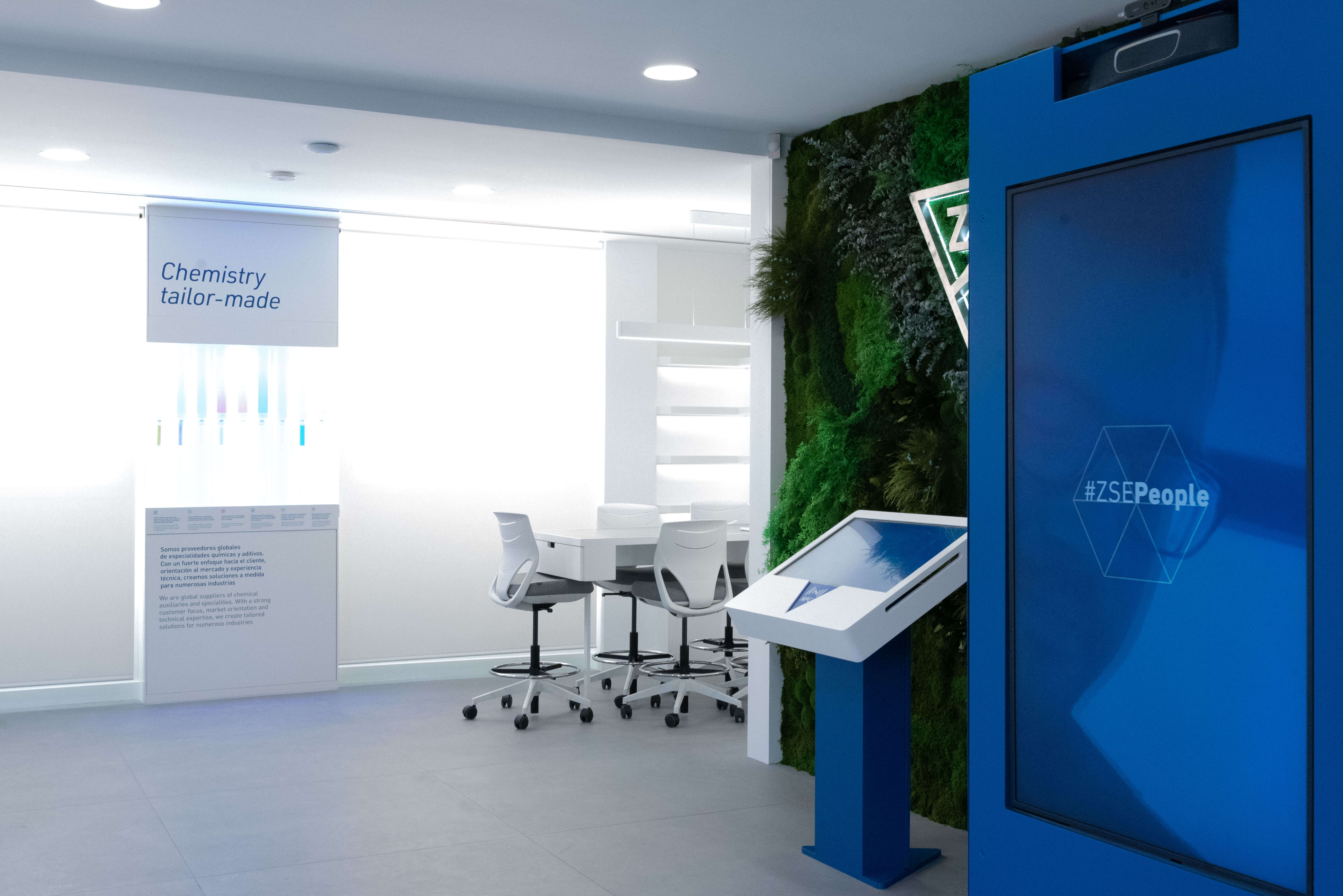 INNOVACIÓN ESPACIAL Y DISEÑO DE EXPERIENCIAS EN EL ÚLTIMO TRABAJO DE FUSTECMA PARA ZSCHIMMER & SCHWARZ INNOVACIÓN ESPACIAL Y DISEÑO DE EXPERIENCIAS EN EL ÚLTIMO TRABAJO DE FUSTECMA PARA ZSCHIMMER & SCHWARZ
