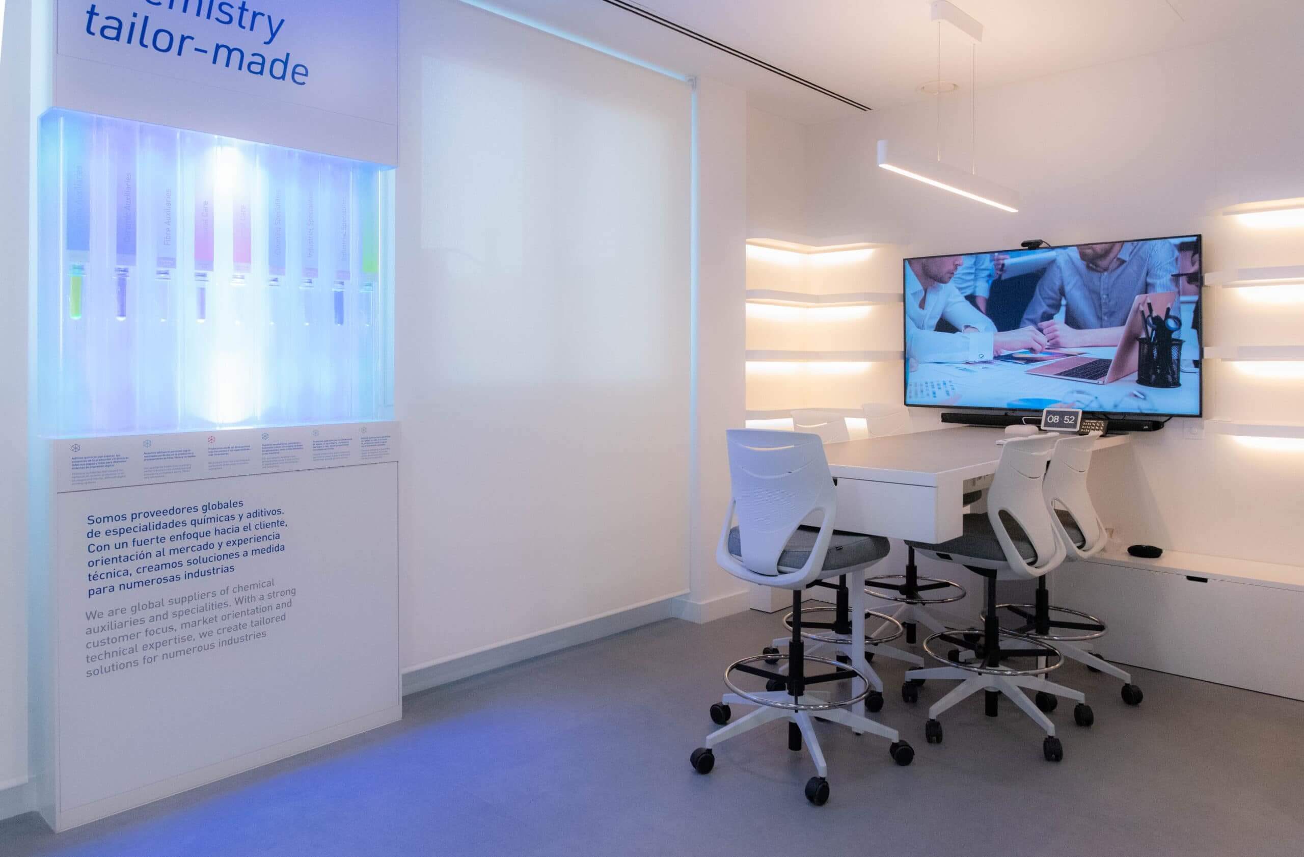 INNOVACIÓN ESPACIAL Y DISEÑO DE EXPERIENCIAS EN EL ÚLTIMO TRABAJO DE FUSTECMA PARA ZSCHIMMER & SCHWARZ INNOVACIÓN ESPACIAL Y DISEÑO DE EXPERIENCIAS EN EL ÚLTIMO TRABAJO DE FUSTECMA PARA ZSCHIMMER & SCHWARZ